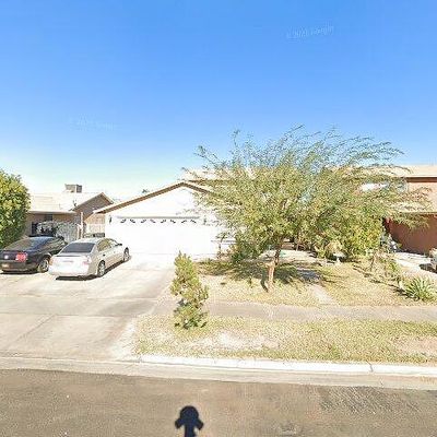 158 Smoketree Dr, El Centro, CA 92243