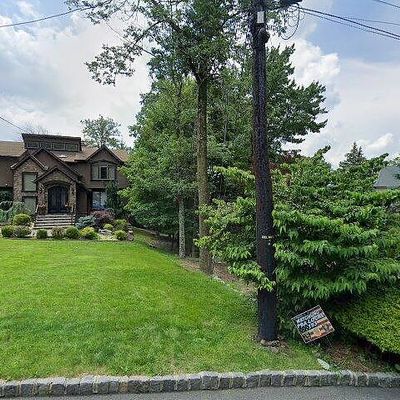 158 Washington Dr, Watchung, NJ 07069