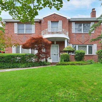 13623 72 Nd Rd, Flushing, NY 11367