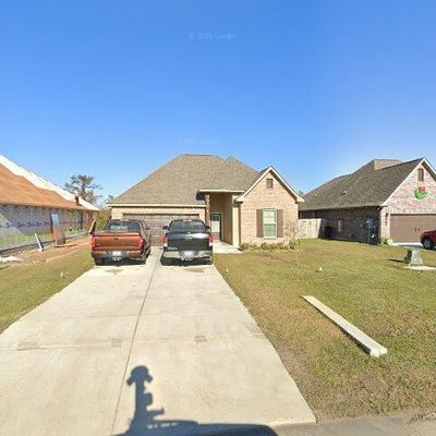 179 Cypresswood Dr, Belle Chasse, LA 70037