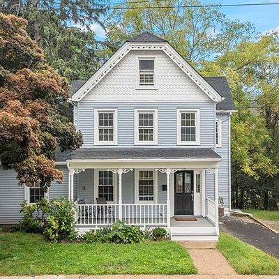 18 Clinton St, Newton, NJ 07860