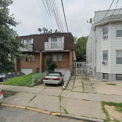 18 32 121 St Street, College Point, NY 11356