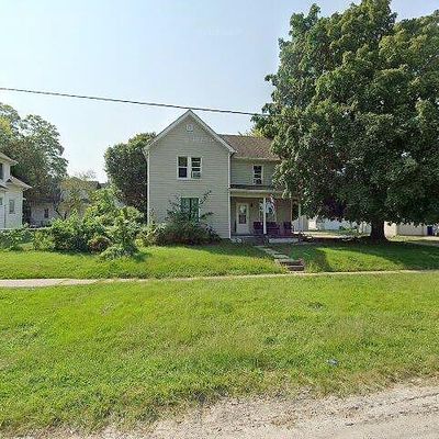 207 E Jayne St, Lone Tree, IA 52755