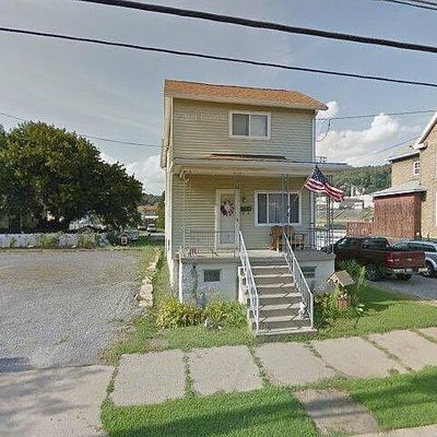 207 High St, Freeport, PA 16229