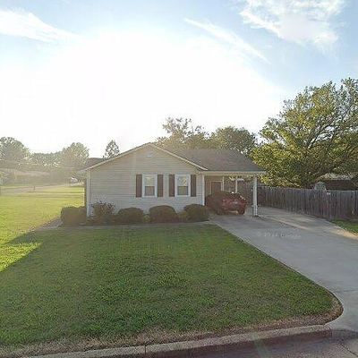 2079 Ellen Dr, Dyersburg, TN 38024