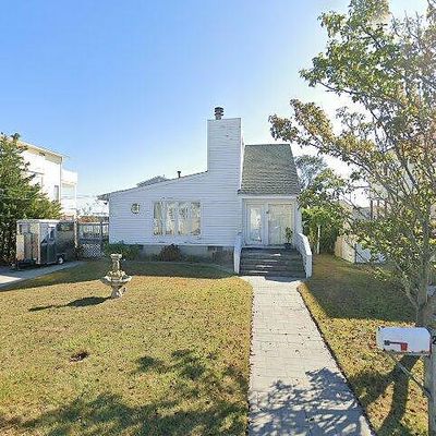 21 Point Dr, Somers Point, NJ 08244