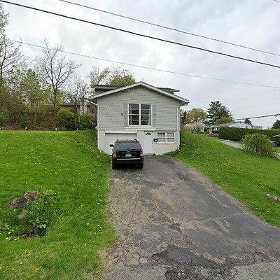 210 Carnation Dr, Clarks Summit, PA 18411