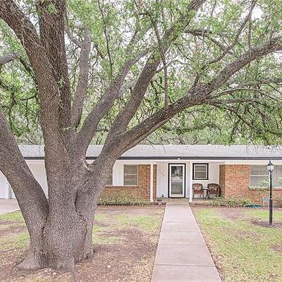 2105 S High St, Brady, TX 76825