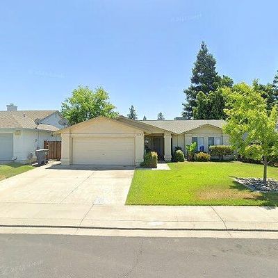 2136 Goldstone Way, Riverbank, CA 95367