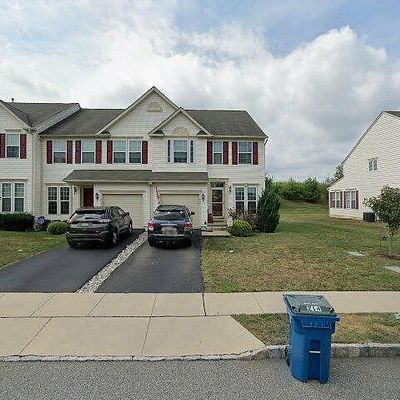 214 S Savanna Dr, Pottstown, PA 19465