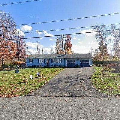 19 Mist Hill Dr, Brookfield, CT 06804