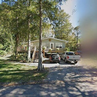 1932 Pascagoula River Rd, Moss Point, MS 39562