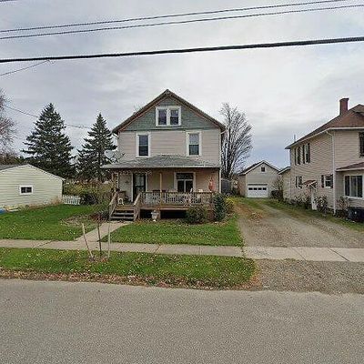 20 S Washington St, North East, PA 16428