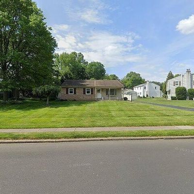 2440 Winding Ln, Hatboro, PA 19040