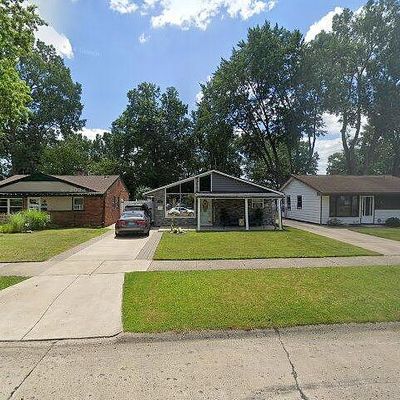 25227 Hopkins St, Dearborn Heights, MI 48125