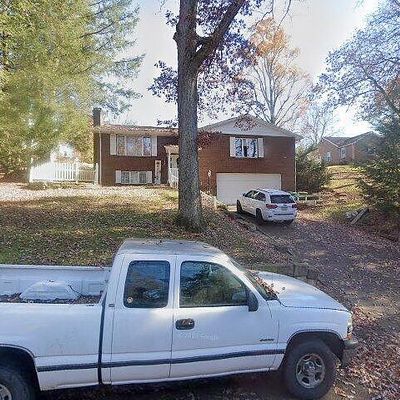 230 Teakwood Rd, Butler, PA 16001