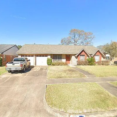 303 Coronation Dr, Houston, TX 77034