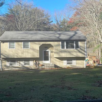 26 Gibbs Rd, Middleboro, MA 02346