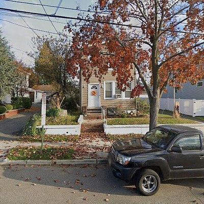 323 Jefferson St, Carlstadt, NJ 07072