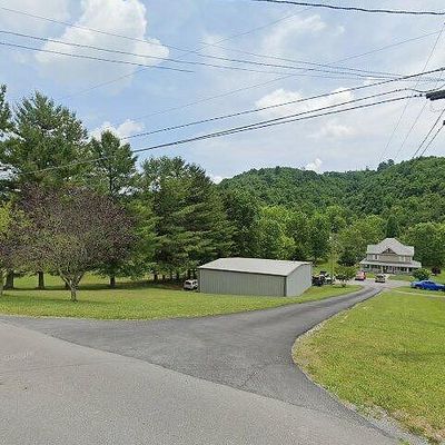 3437 Sandlick Rd, Bluefield, WV 24701