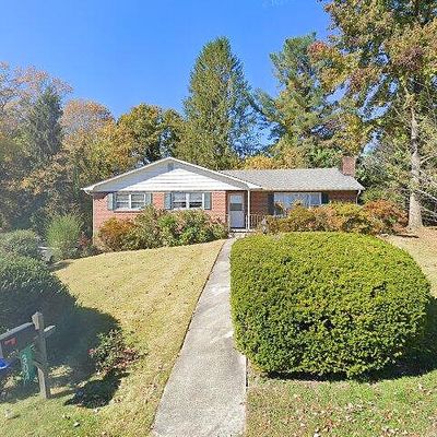 304 Oklawaha Cir, Hendersonville, NC 28739