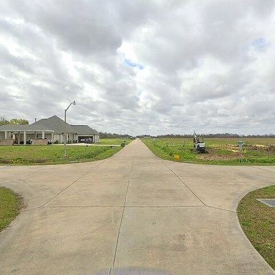 314 Le Belle Maison Dr, Raceland, LA 70394