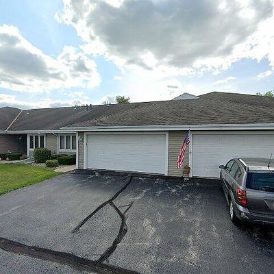 315 Hartford Sq, Hartford, WI 53027