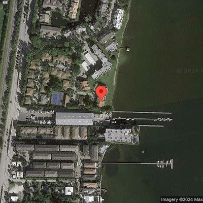 32 S Lakeshore Dr, Hypoluxo, FL 33462