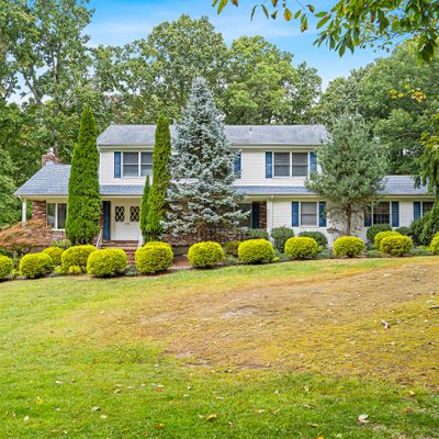 4 Willow Ln, Englishtown, NJ 07726