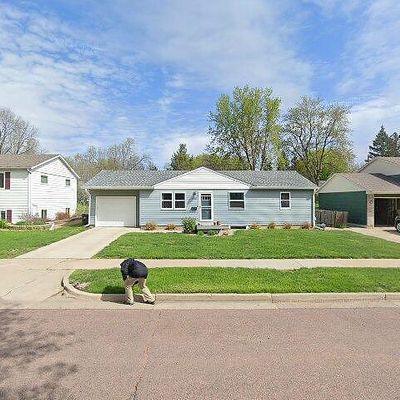 4008 E 23 Rd St, Sioux Falls, SD 57103