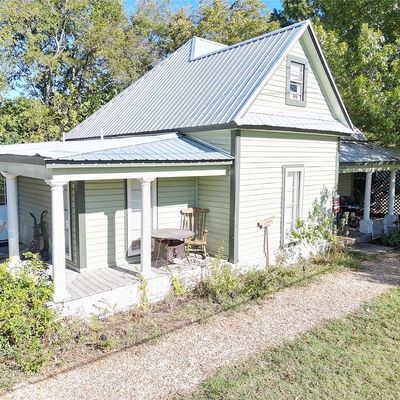 402 W Marshall St, Van Alstyne, TX 75495