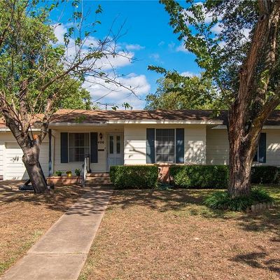 406 Pierce St, Mcgregor, TX 76657