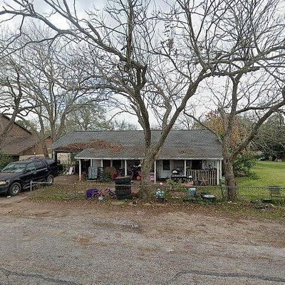 407 N Amthor St, Bellville, TX 77418