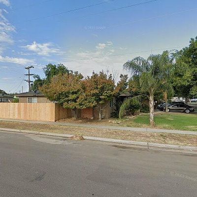 4104 E Sussex Way, Fresno, CA 93726