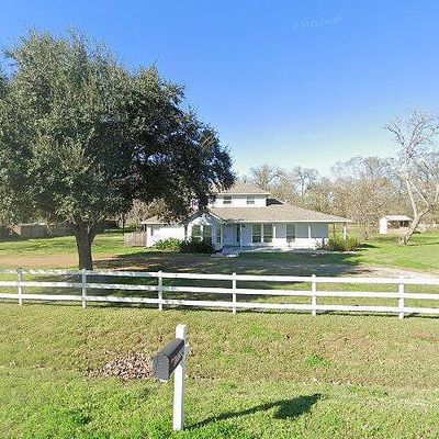 37702 Broncho Rd, Wallis, TX 77485