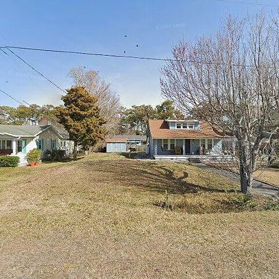 459 Cape Lookout Dr, Harkers Island, NC 28531