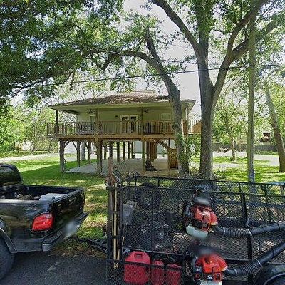 4703 1 St St, Bacliff, TX 77518