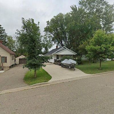 415 E Maple St, Woodville, WI 54028