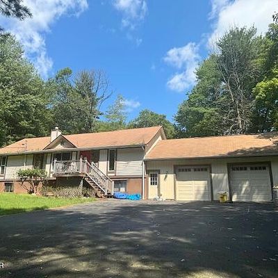 420 Raymondskill Rd, Milford, PA 18337