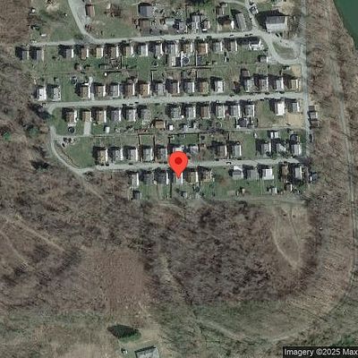 421 1 St St, Chestnut Ridge, PA 15422