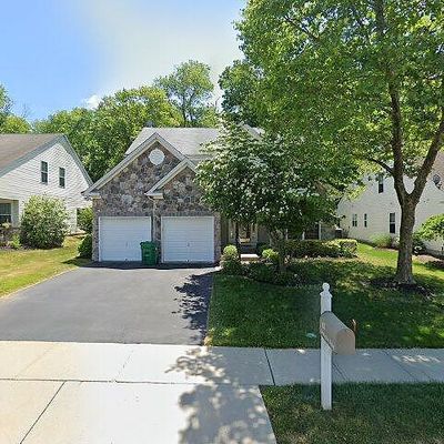 43 Lexington Dr, Pennington, NJ 08534