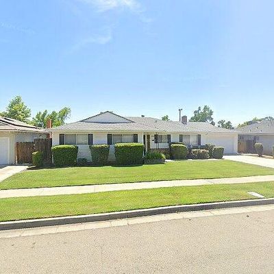 5728 N Callisch Ave, Fresno, CA 93710