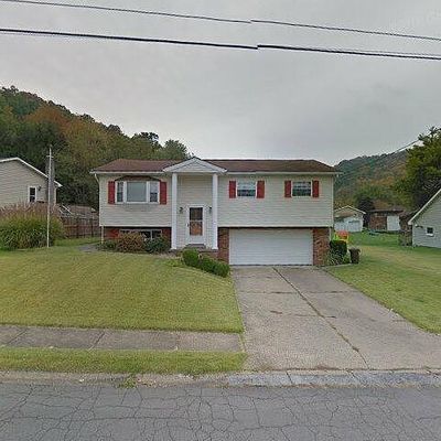 52 Basil Dr, Weirton, WV 26062