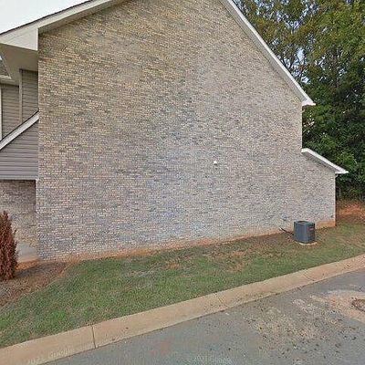 628 Friendway Rd, Greensboro, NC 27410