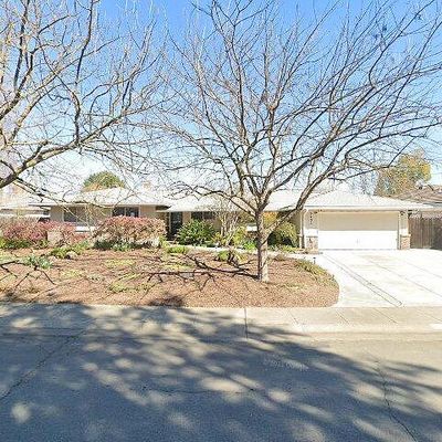 6431 Oakridge Way, Sacramento, CA 95831