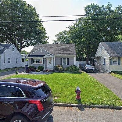 59 Dawn Dr, Clark, NJ 07066