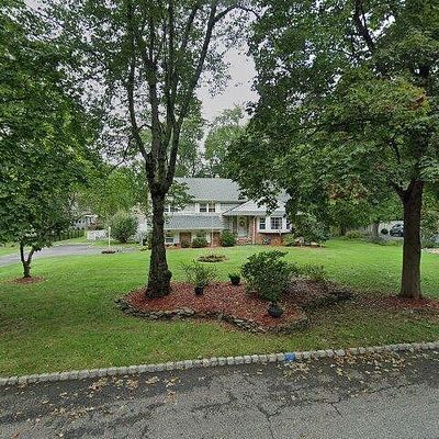 6 Wingate Way, Roseland, NJ 07068