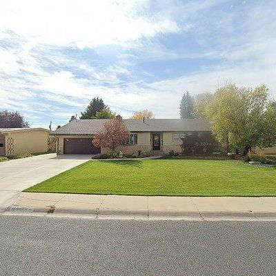 602 Hillcrest Dr, Scottsbluff, NE 69361