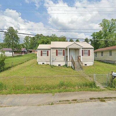 605 Roberts Ave, Oak Hill, WV 25901