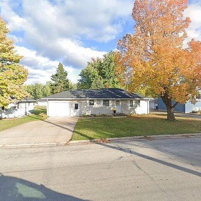 722 S Nash St, Hortonville, WI 54944